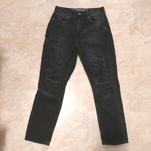 American eagle distressed mom  jeans size 6